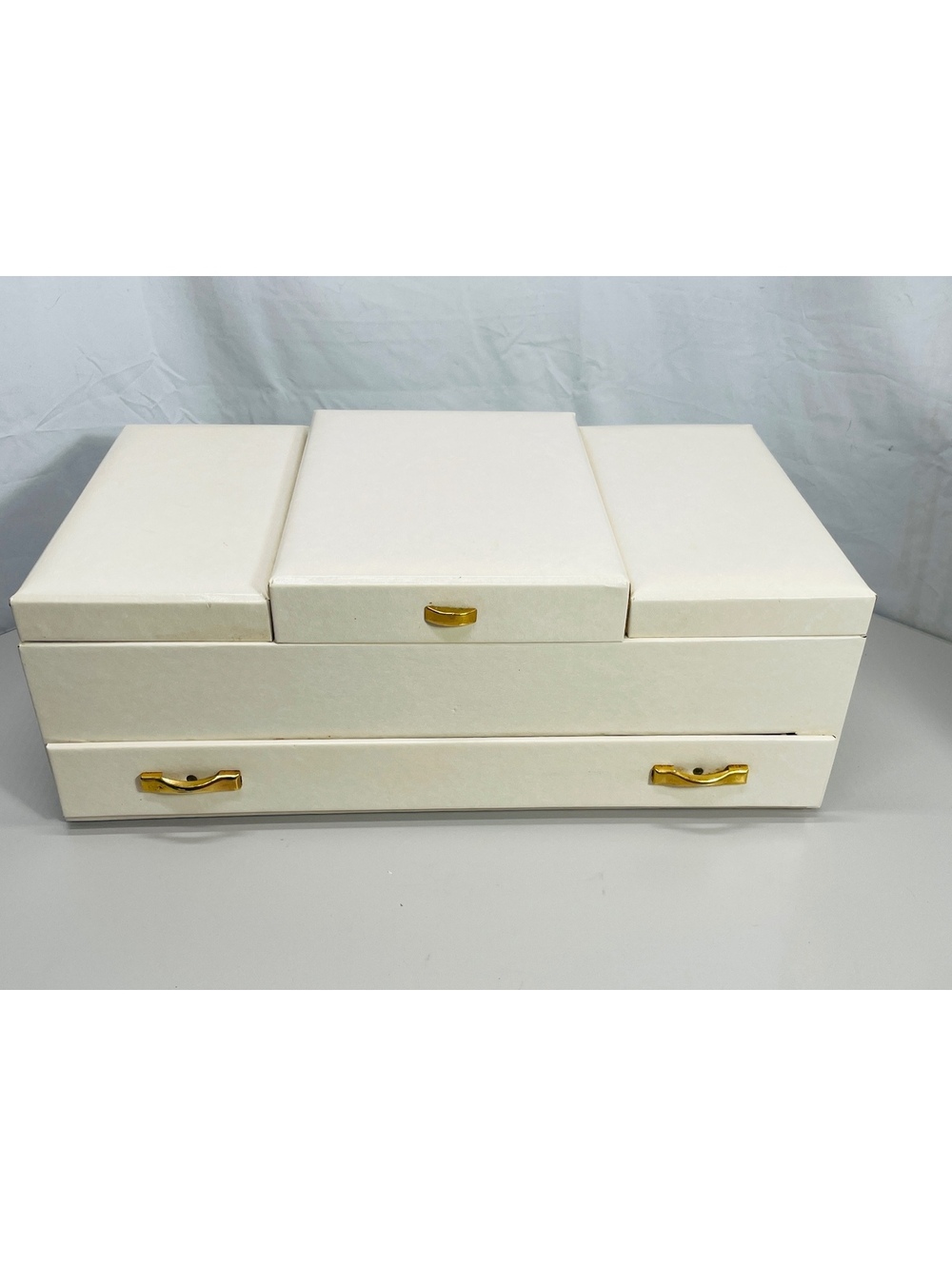 1970 Grandma's Jewelry Box White w/Red Velvet Interior Multiple Compartments